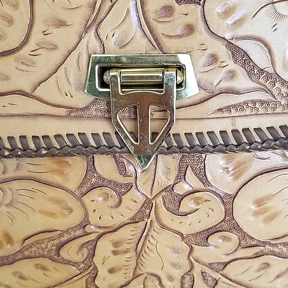 Vintage 1970s Boho Tooled Leather Flowers and Leaves Clutch Handbag - Picture 3 of 16